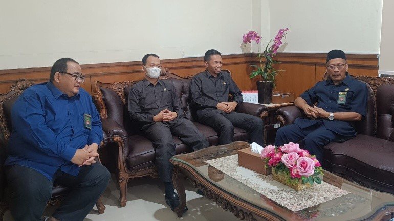 rapat hakim 1